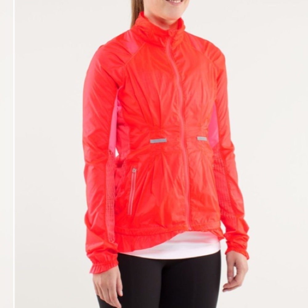 Lululemon Run: Wild Jacket
Flash sz RARE‎ 💎 sz 6
